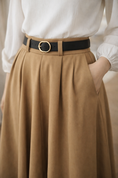 Utility-inspired cargo midi skirt with high waist and structured silhouette, Eleanor style.